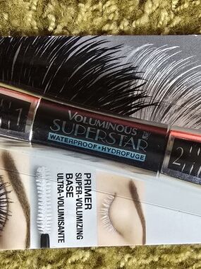 L'Oreal Voluminous Superstar Waterproof Mascara - Black